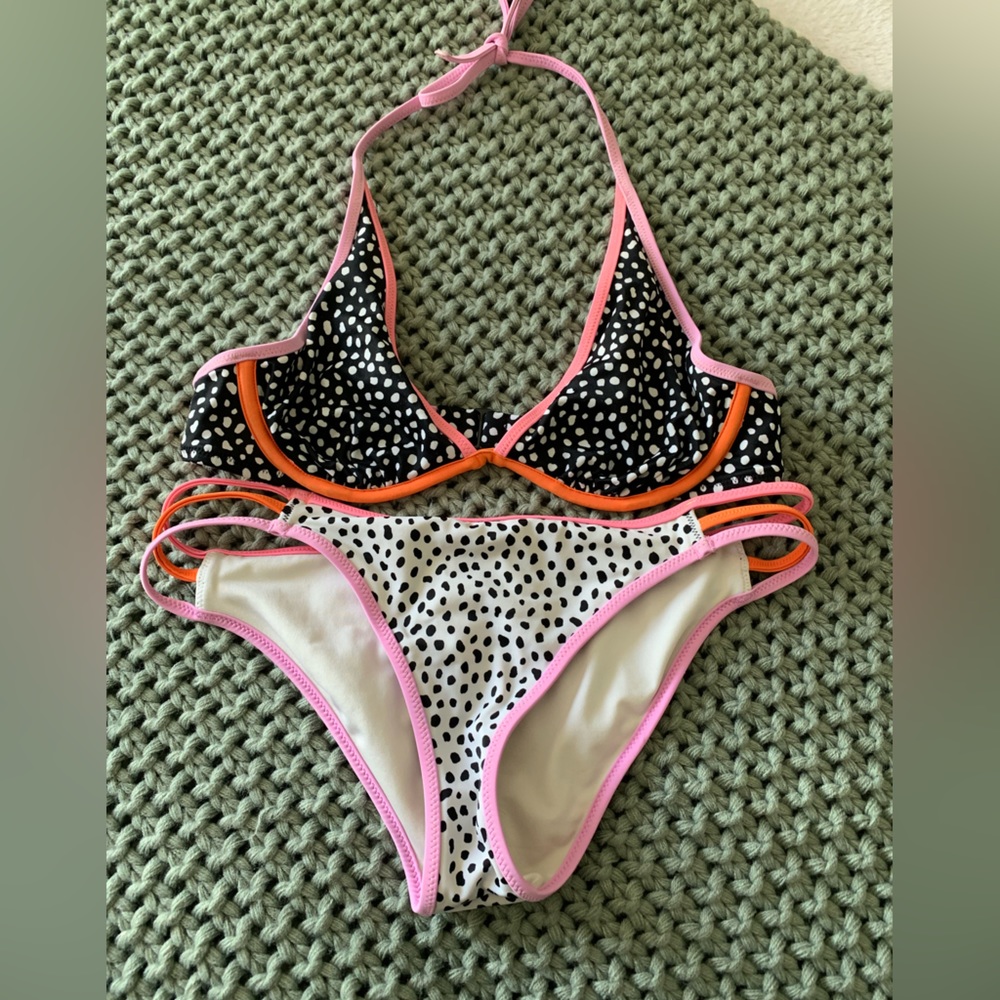 Victorias Secret 2pc bikini, top 34 b bottoms xs, good condition